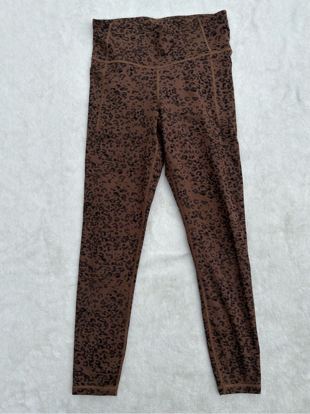 GapFit High Rise Leggings in a brown leopard print size Medium